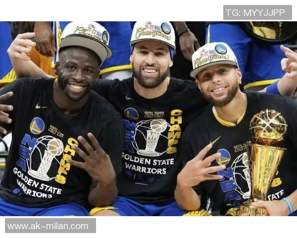 克莱迎来职业生涯第900场常规赛勇士生涯出战793场成就辉煌