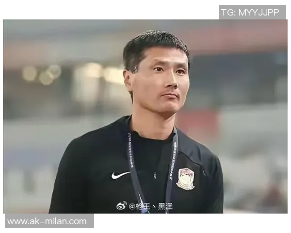 邵佳一将携西海岸教练组加盟国足引发媒体关注